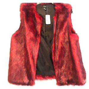 NWT Red/Black Fur Vest! ❤️